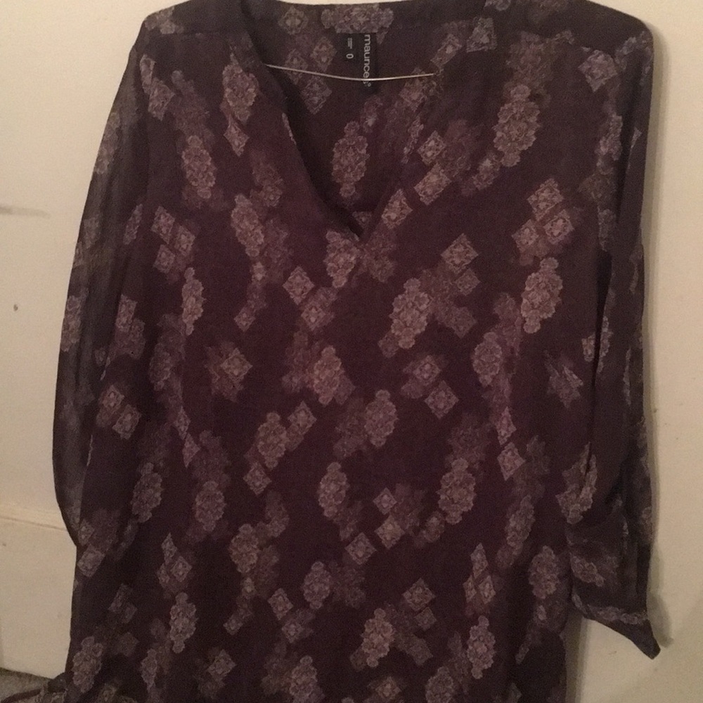 Gray and white three quarters blouse